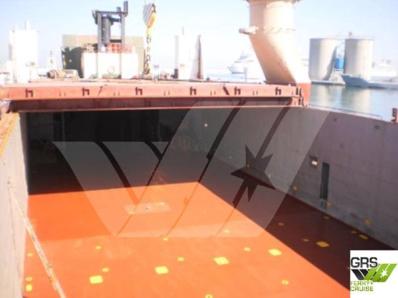 92m、896レーンメーターのRoRo船販売中