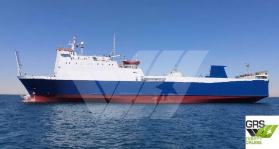 出售113米1015车道滚装船