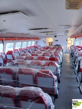 35m、155人乗りの客船を販売します