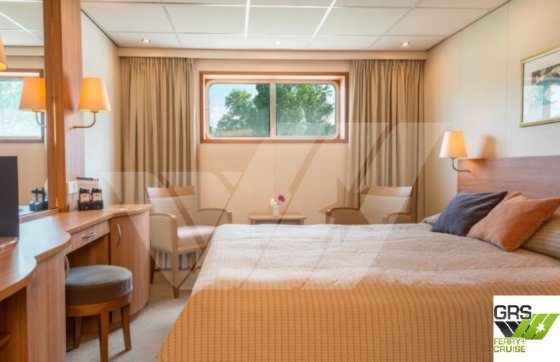 出售132米内河船