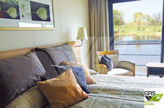 出售132米内河船