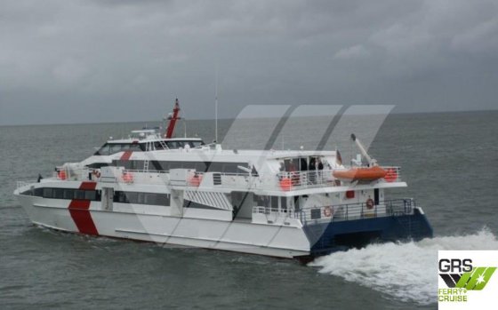 45m、440人乗りの客船を販売します