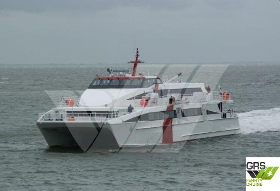 45m、440人乗りの客船を販売します