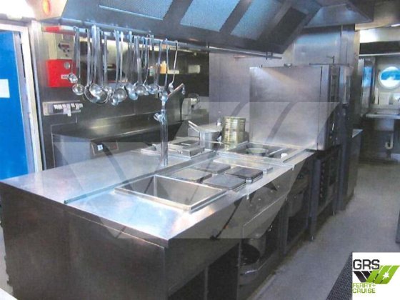 119m、100人乗りクルーズ船販売中