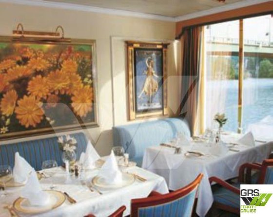 119m、100人乗りクルーズ船販売中