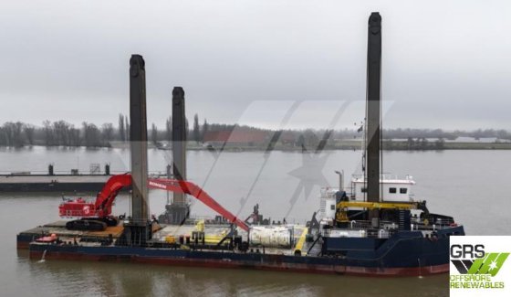 65mバックホー浚渫船販売中