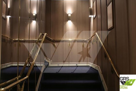 88m、100人乗りクルーズ船販売中