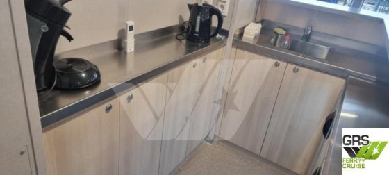 出售35米248人住宿船