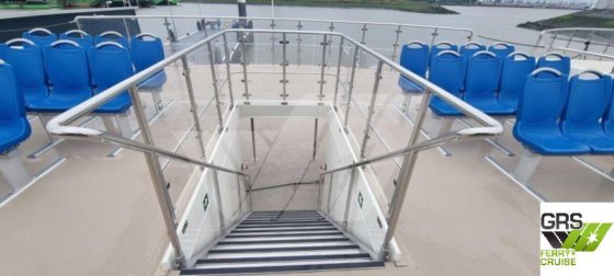 35m、248人乗りの宿泊船を販売します