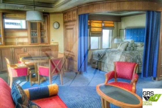 90m、127人乗りクルーズ船販売中