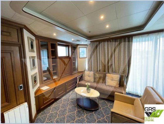 90m、127人乗りクルーズ船販売中