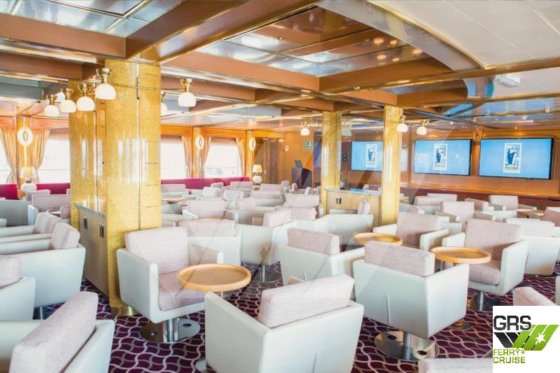 90m、127人乗りクルーズ船販売中