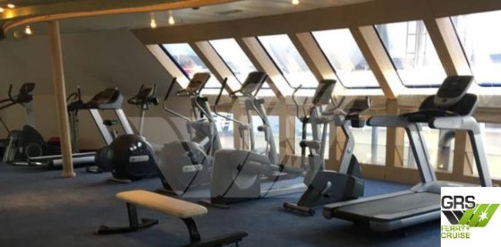 待售164米长、可容纳1076人的邮轮