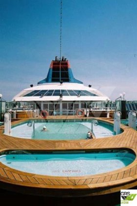 待售164米长、可容纳1076人的邮轮