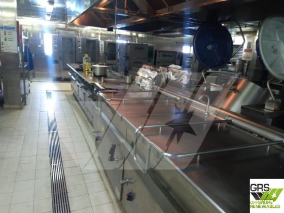 出售190米836座住宿船