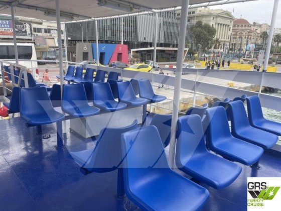 25m、200人乗りの客船を販売します