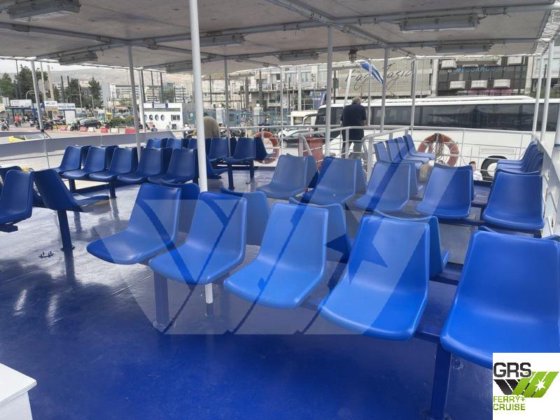 25m、200人乗りの客船を販売します