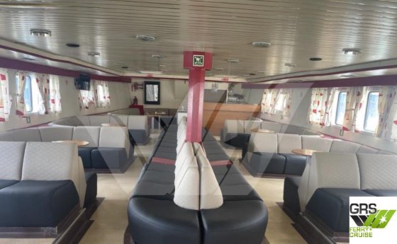 25m、200人乗りの客船を販売します