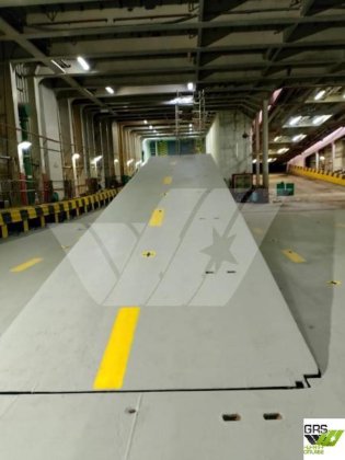 出售121米1225车道滚装船