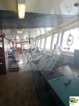 出售121米1225车道滚装船