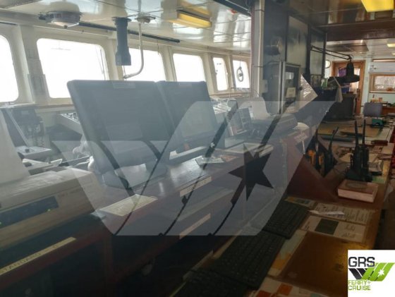 出售121米1225车道滚装船