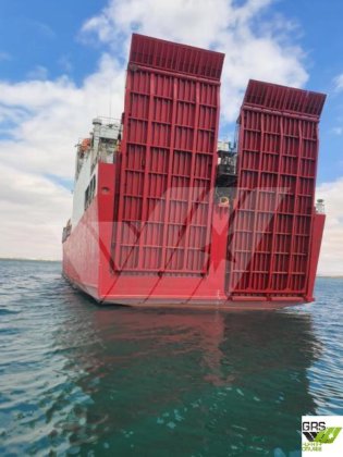 121m 1225レーンメーターのRoRo船販売中