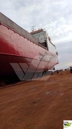 出售121米1225车道滚装船