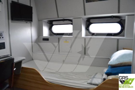 販売用の54m調査船