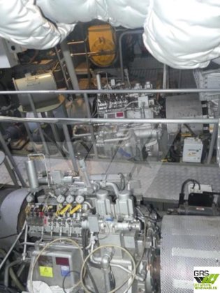 販売用の54m調査船