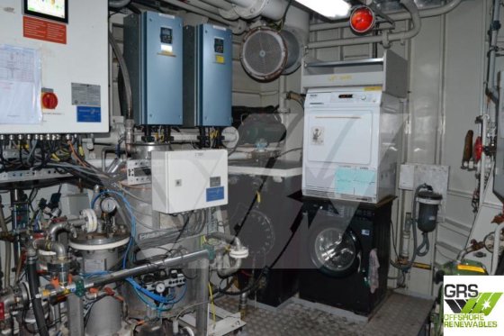 販売用の54m調査船