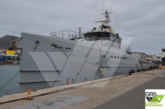 販売用の54m調査船