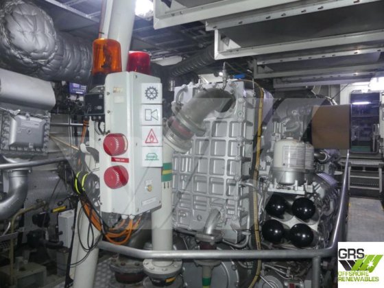 販売用の54m調査船