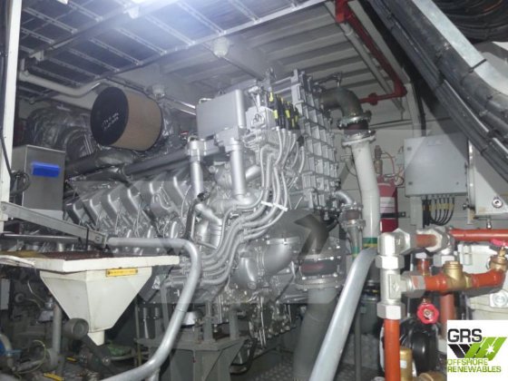 販売用の54m調査船