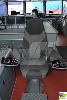 販売用の54m調査船