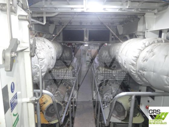 販売用の54m調査船