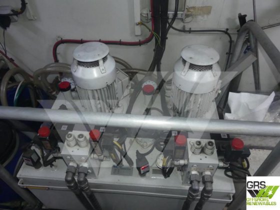 販売用の54m調査船