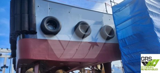 販売用の54m調査船