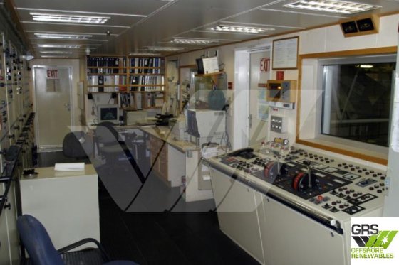 68m、15.6ノットの調査船を販売します