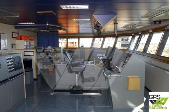 68m、15.6ノットの調査船を販売します