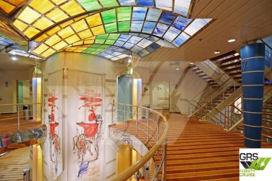 待售：193米长，可容纳1230名乘客的邮轮