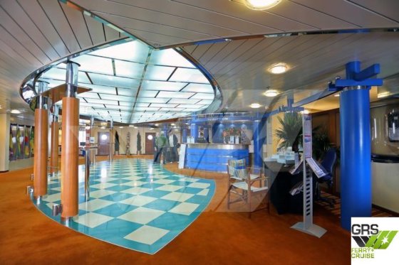 待售：193米长，可容纳1230名乘客的邮轮