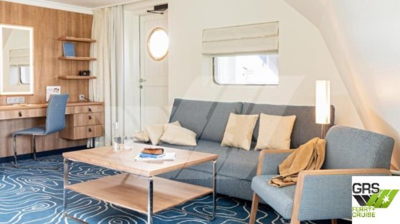 待售：193米长，可容纳1230名乘客的邮轮