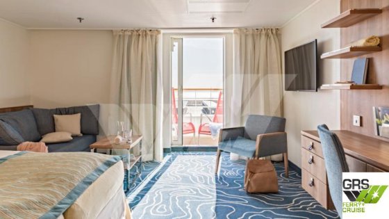 待售：193米长，可容纳1230名乘客的邮轮