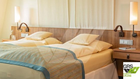 待售：193米长，可容纳1230名乘客的邮轮