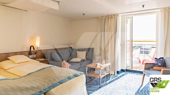 待售：193米长，可容纳1230名乘客的邮轮