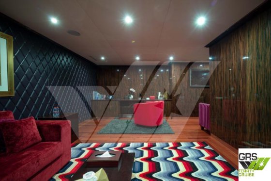 91米长、可载44人的邮轮出售