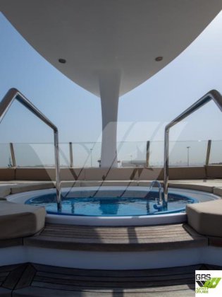 91米长、可载44人的邮轮出售