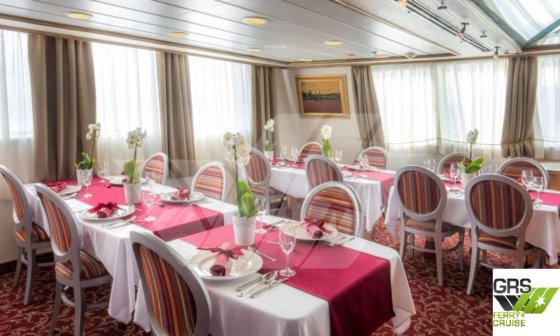 68m、60人乗りの客船を販売します