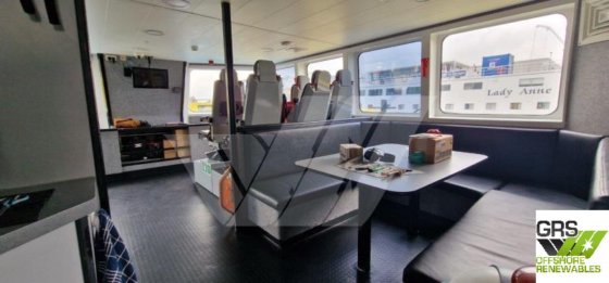 出售22米12人船员转运船