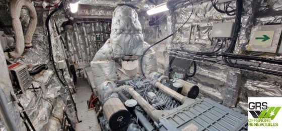 出售22米12人船员转运船